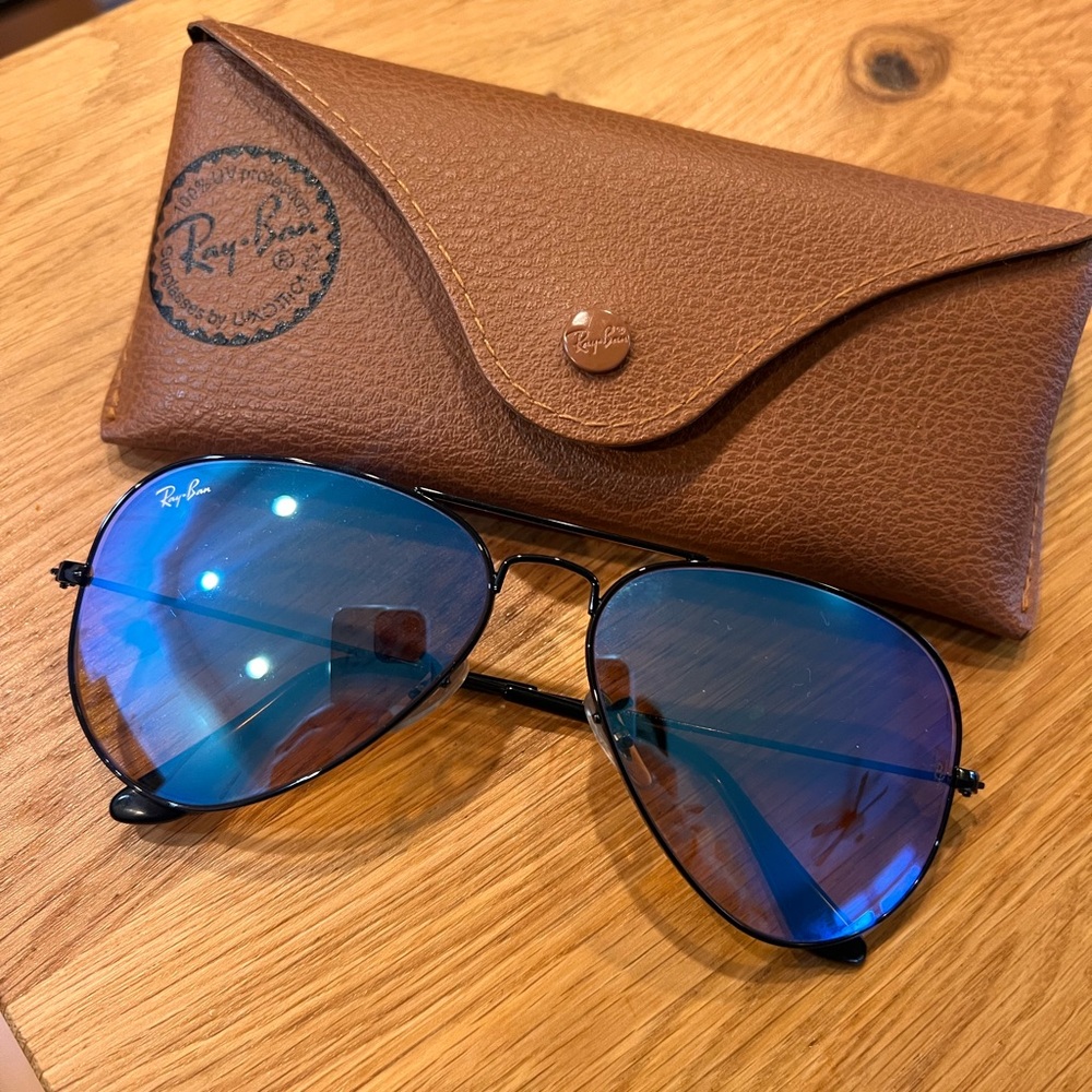 Lightly worn aviator ray bans